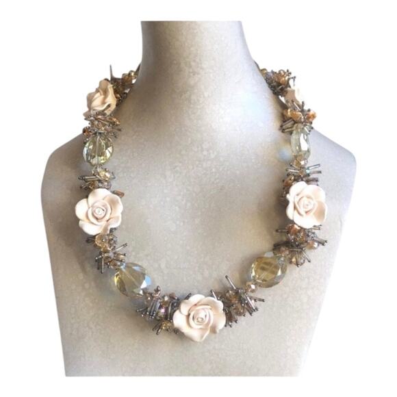 Handmade Romantic Reflective Large Oval Beads Ivory Roses Statement Necklace - Picture 2 of 7